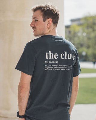 Herren T-Shirt „Phonetic“ in Grün mit Backprint von The Clue Clothing
