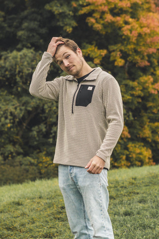 Wärmender Herren Skirolli mit Half-Zip von The Clue Clothing. Ideal als Sweatshirt oder Midlayer beim Skifahren und Snowboarden an kalten Tagen.