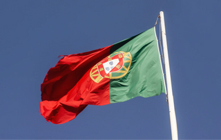 Kleidung und Klamotten in Portugal produziert. Fair innerhalb Europas und nachhaltig zur Umwelt.