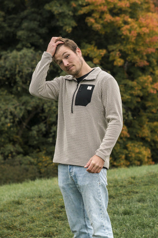 Wärmender Herren Skirolli mit Half-Zip von The Clue Clothing. Ideal als Sweatshirt oder Midlayer beim Skifahren und Snowboarden an kalten Tagen.